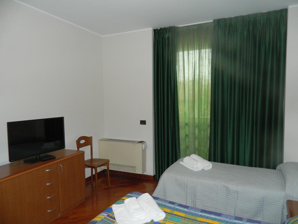 Mela Verde Apartments Bergamo Room photo